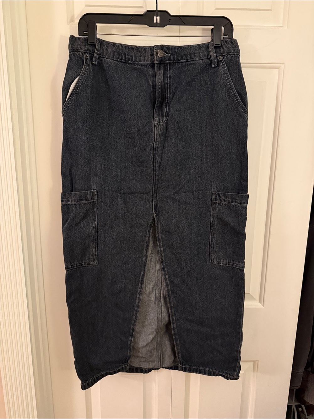 Old Navy Dark Blue Midi Denim Skirt with Cargo Pockets